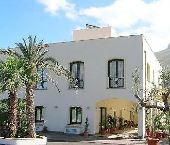 Al Ritrovo 3* Castelluzzo